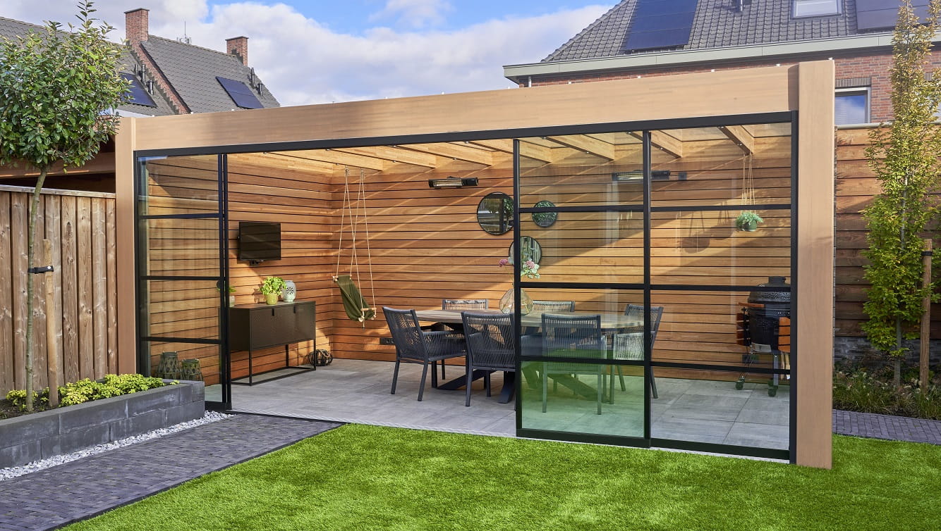 Glasschiebewand DELUXE mit Stahllook-Sprossen